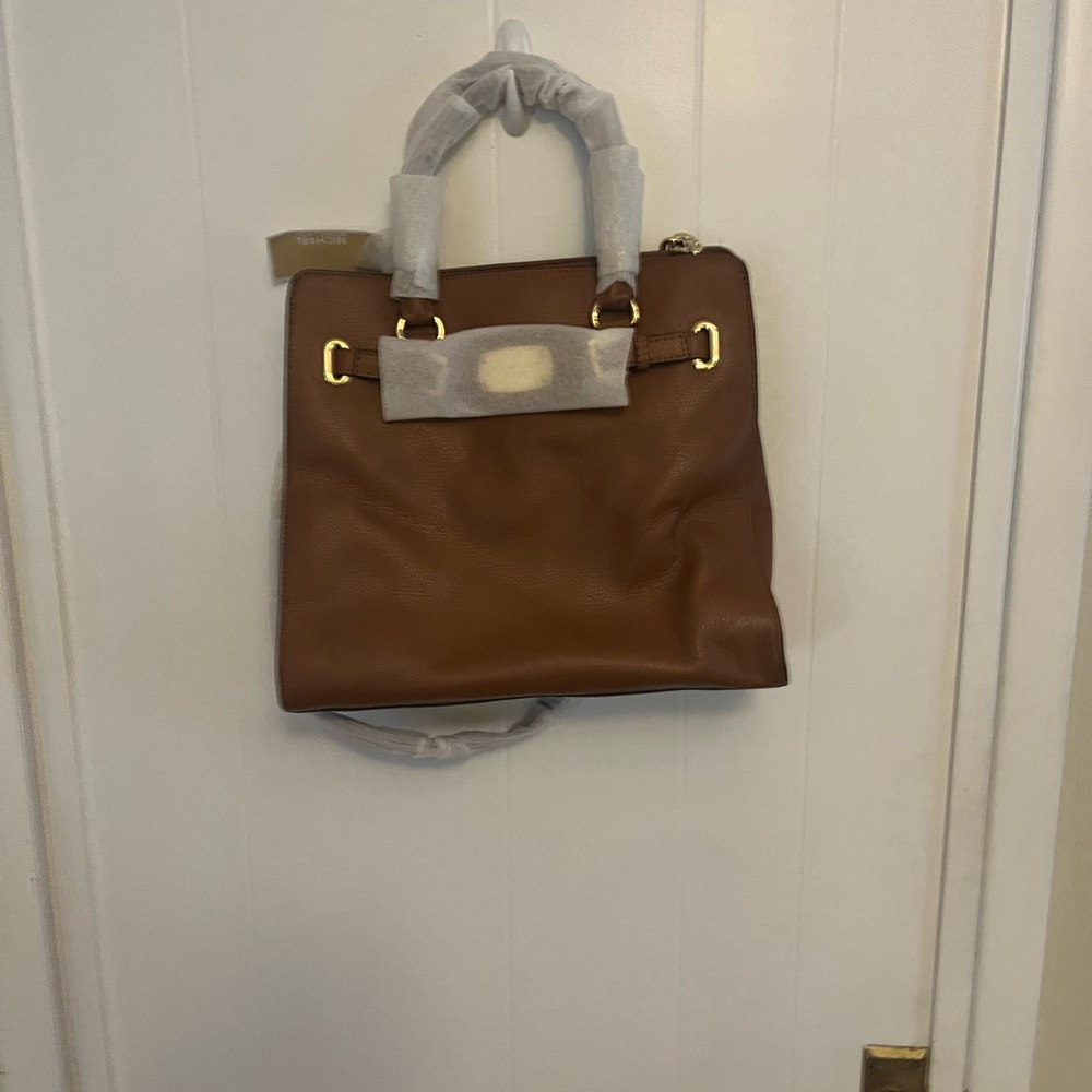 NWT | Michael Kors Hamilton Luggage Large NS Leather Tote!!! - Picture 3 of 9